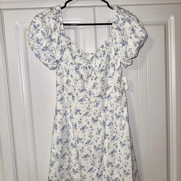 Altar’d State Clara Ivory Blue Floral Puff Sleeve Mini Dress – NWT – Size S - Picture 3 of 4